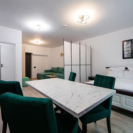 L&V Family Studio Apartment ซินายา ภายนอก รูปภาพ