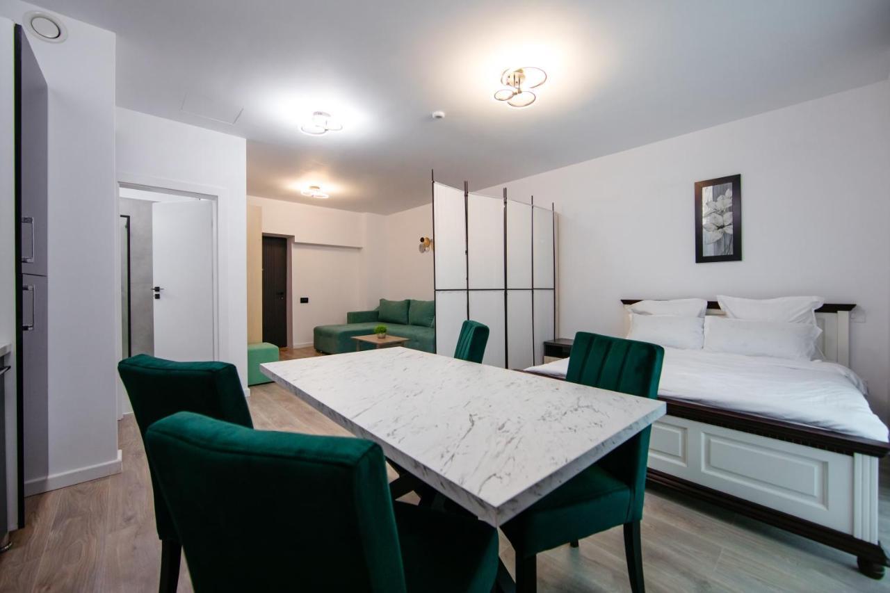 L&V Family Studio Apartment ซินายา ภายนอก รูปภาพ