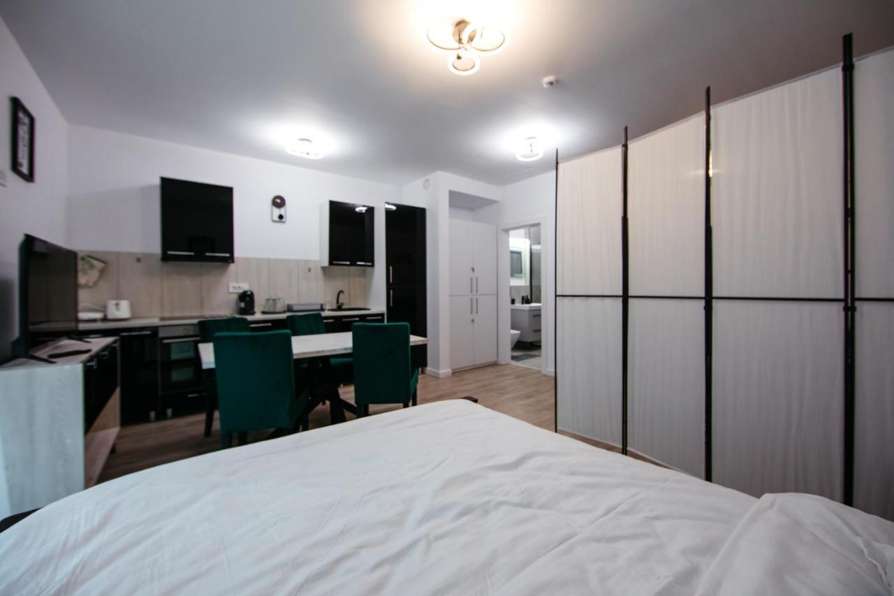 L&V Family Studio Apartment ซินายา ภายนอก รูปภาพ