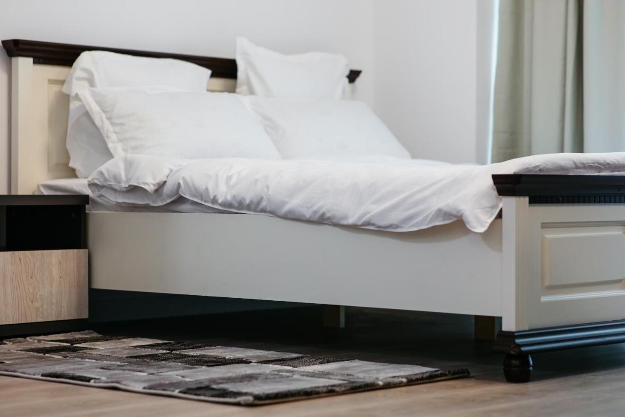 L&V Family Studio Apartment ซินายา ภายนอก รูปภาพ