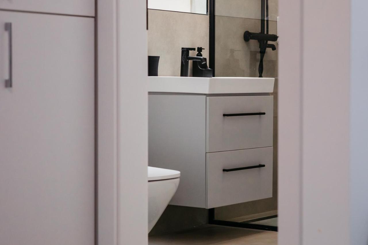 L&V Family Studio Apartment ซินายา ภายนอก รูปภาพ