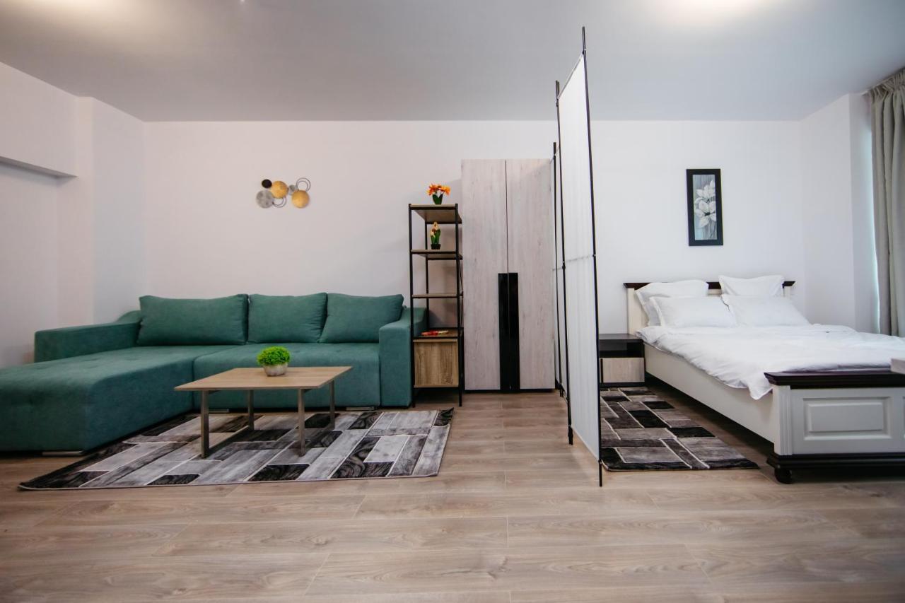 L&V Family Studio Apartment ซินายา ภายนอก รูปภาพ