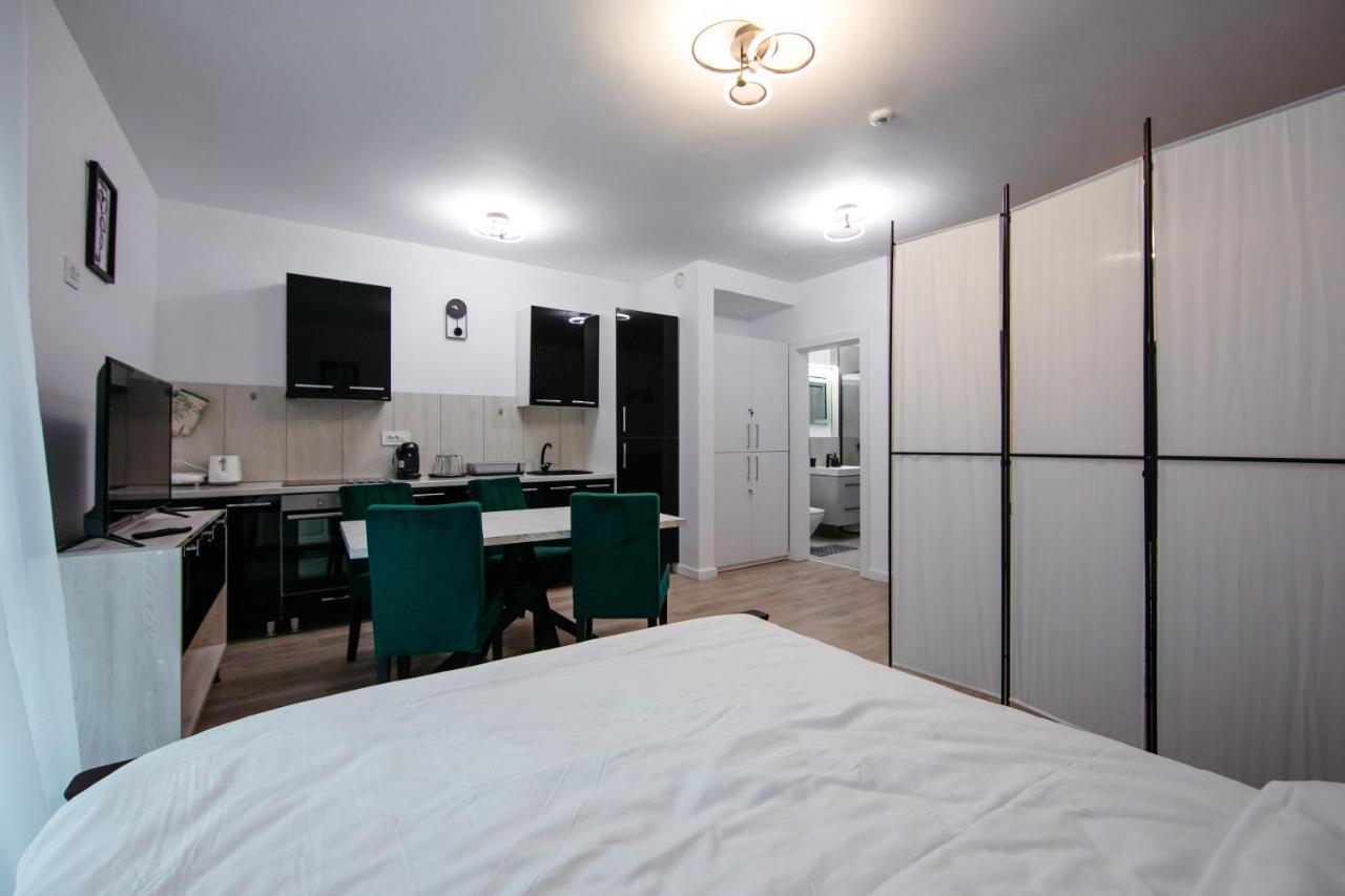 L&V Family Studio Apartment ซินายา ภายนอก รูปภาพ