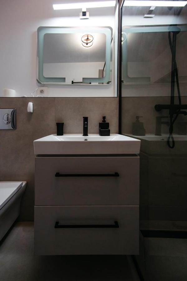 L&V Family Studio Apartment ซินายา ภายนอก รูปภาพ