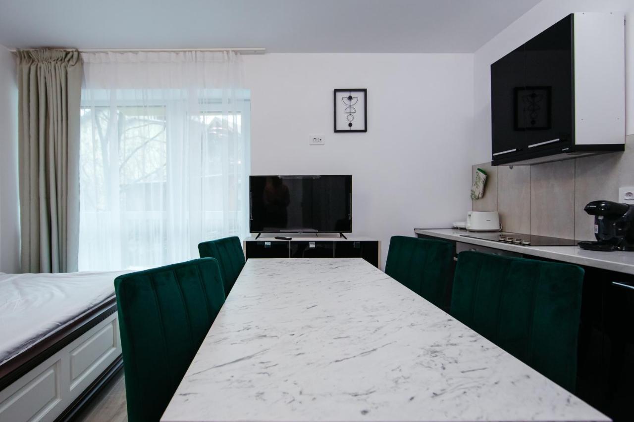 L&V Family Studio Apartment ซินายา ภายนอก รูปภาพ
