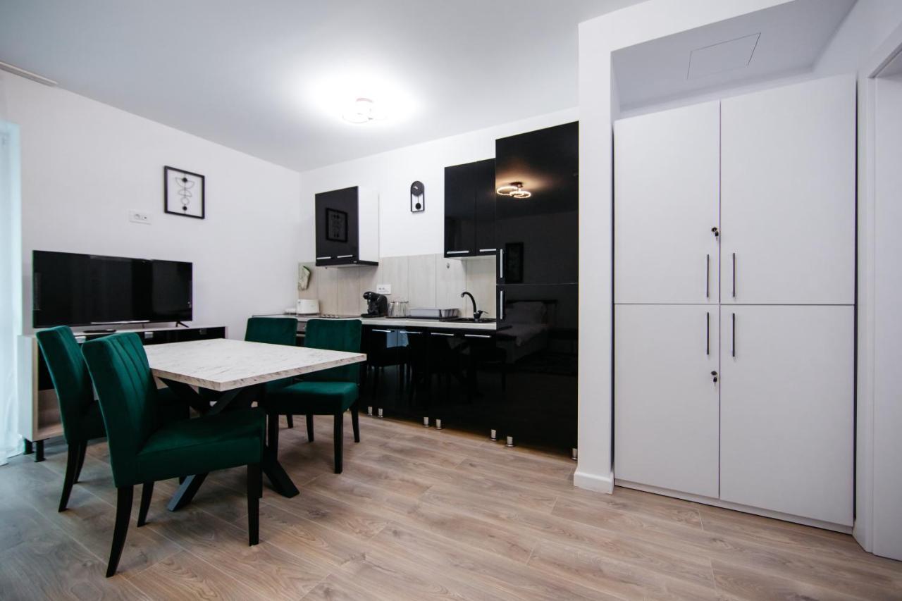 L&V Family Studio Apartment ซินายา ภายนอก รูปภาพ